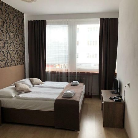 Hotel Ondráš Zlín Esterno foto