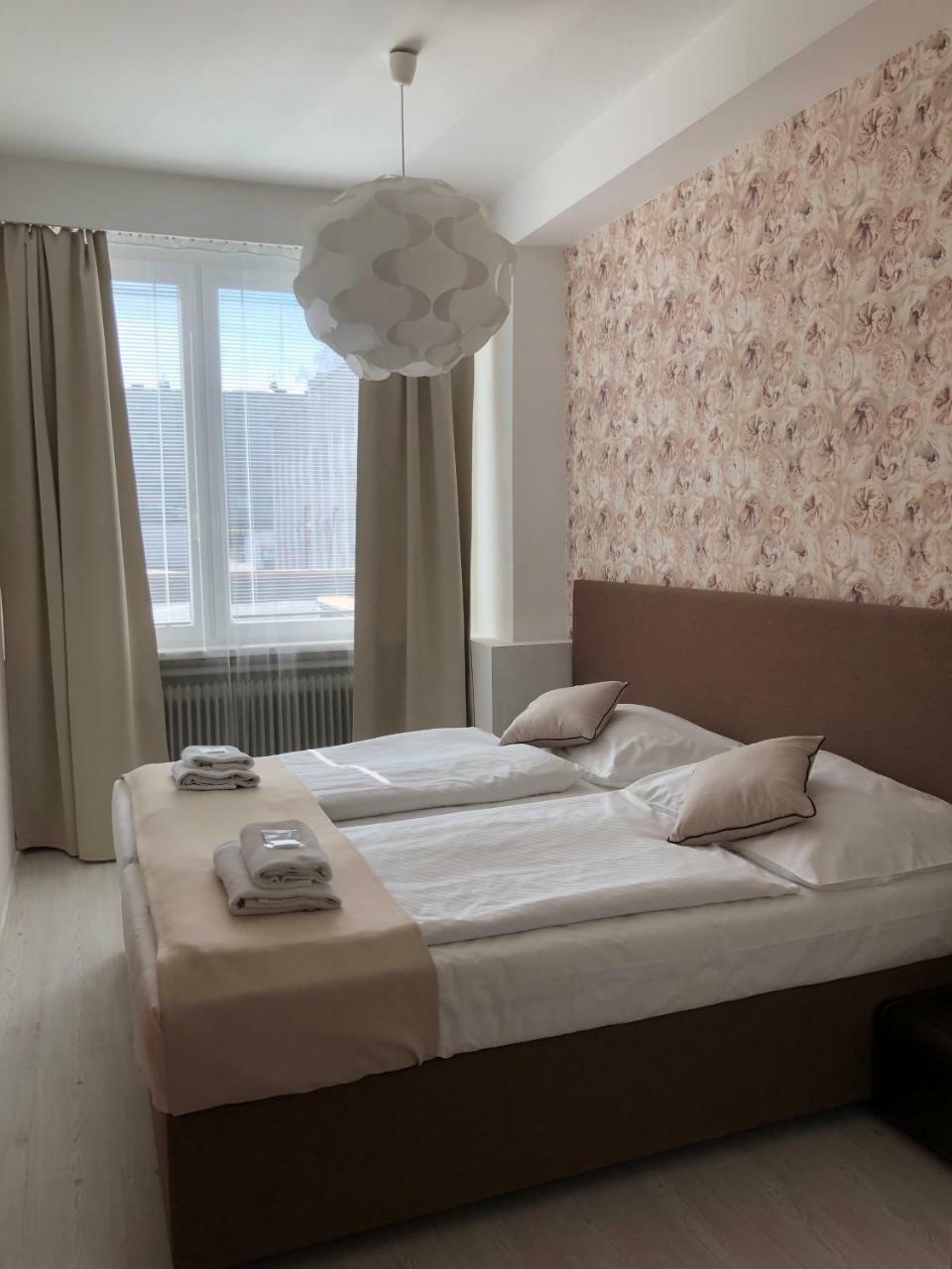 Hotel Ondráš Zlín Esterno foto