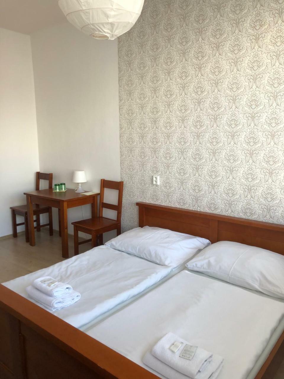Hotel Ondráš Zlín Esterno foto