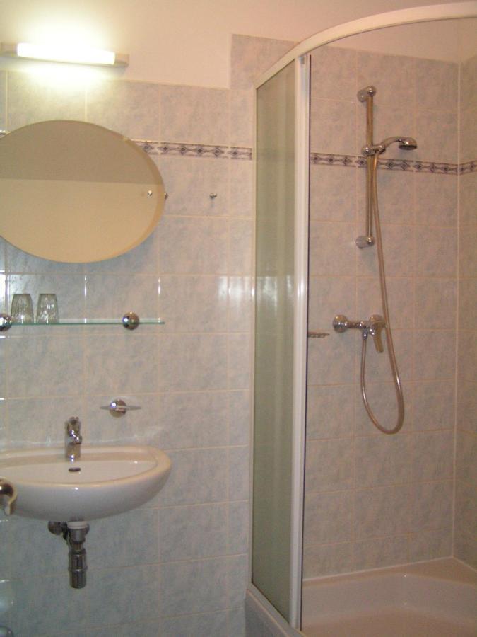 Hotel Ondráš Zlín Esterno foto