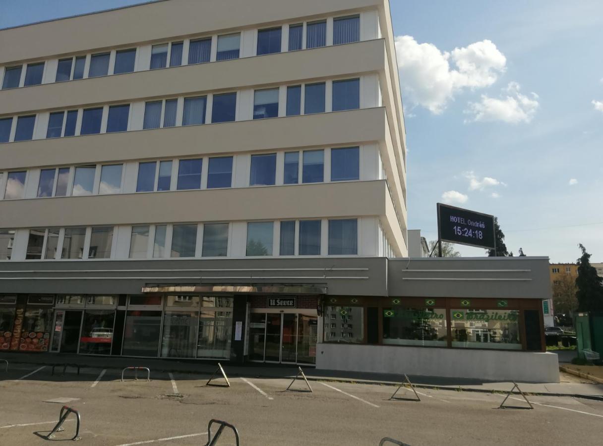 Hotel Ondráš Zlín Esterno foto